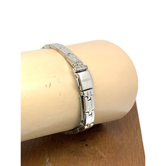 Seiko Women's Watch SUP388 Solar Mother of Pearl Dial Two Tone Stainless Steel - Picture 10 of 14